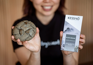 Kesshō Black Sesame White Chocolate Bar